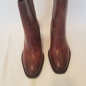 FRYE  Pia Chelsea Short Boot